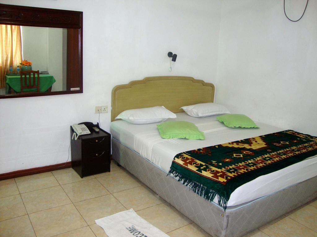 Green Park Beach Hotel Trincomalee Szoba fotó